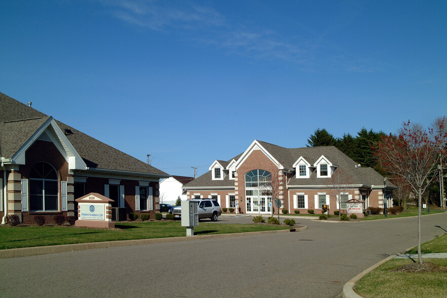 6525 Market Ave N, North Canton, OH à louer - Photo de l’immeuble – Image 3 sur 3