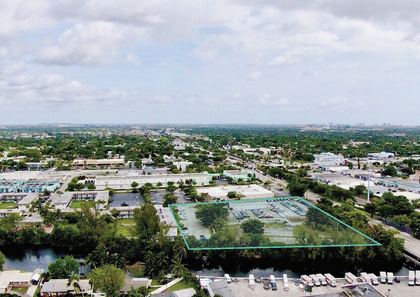 2901 N Dixie Hwy, Oakland Park, FL à louer - Photo de l’immeuble – Image 2 sur 7