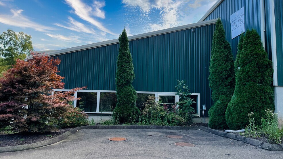 45 Ozick Dr, Durham, CT à louer - Photo de l’immeuble – Image 3 sur 4