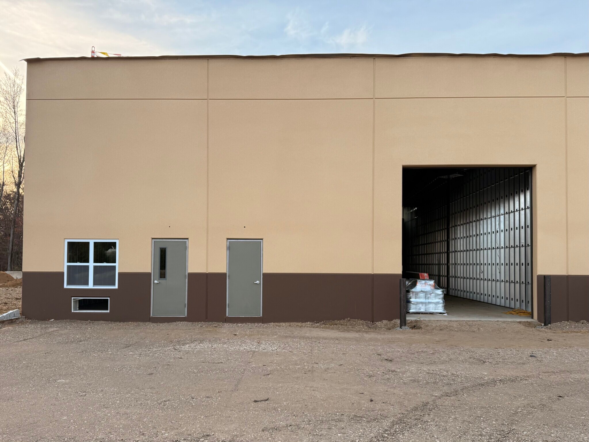 7 Union Hill Rd, Manalapan Township, NJ à louer Photo de l’immeuble– Image 1 sur 11