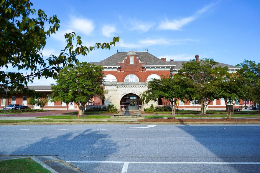 1200 6th Ave, Columbus, GA à louer - Photo principale – Image 1 sur 26