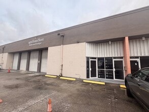 3000-3030 NW 79th Ave, Doral, FL à louer Photo de l’immeuble– Image 2 sur 9