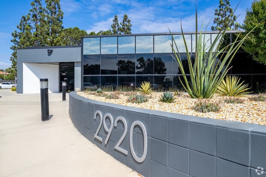 2930 Inland Empire Blvd, Ontario, CA à louer - Photo de l’immeuble – Image 3 sur 21