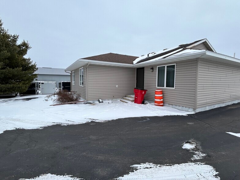 957 Frontage Rd NW, Byron, MN à vendre - Photo de l’immeuble – Image 3 sur 7