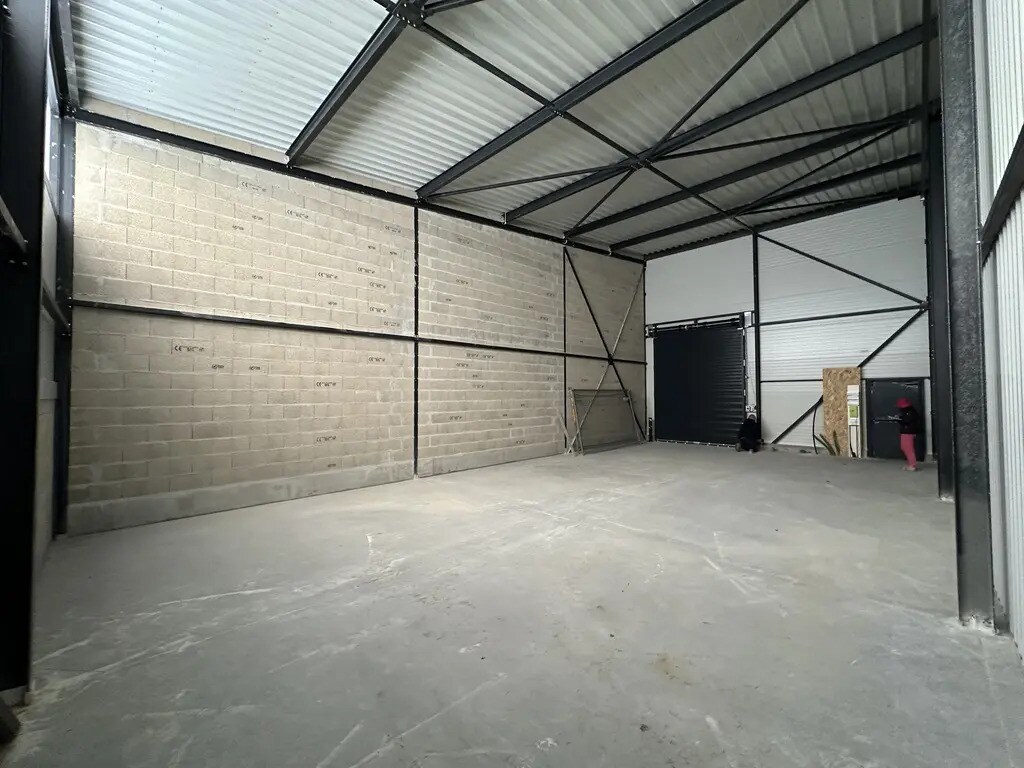 Local d’activités dans Soyaux à louer Photo intérieure– Image 1 sur 4