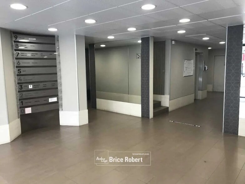 Bureau dans Villeurbanne à louer - Photo de l’immeuble – Image 2 sur 12