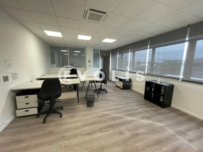 Plus de détails pour Bureau à louer