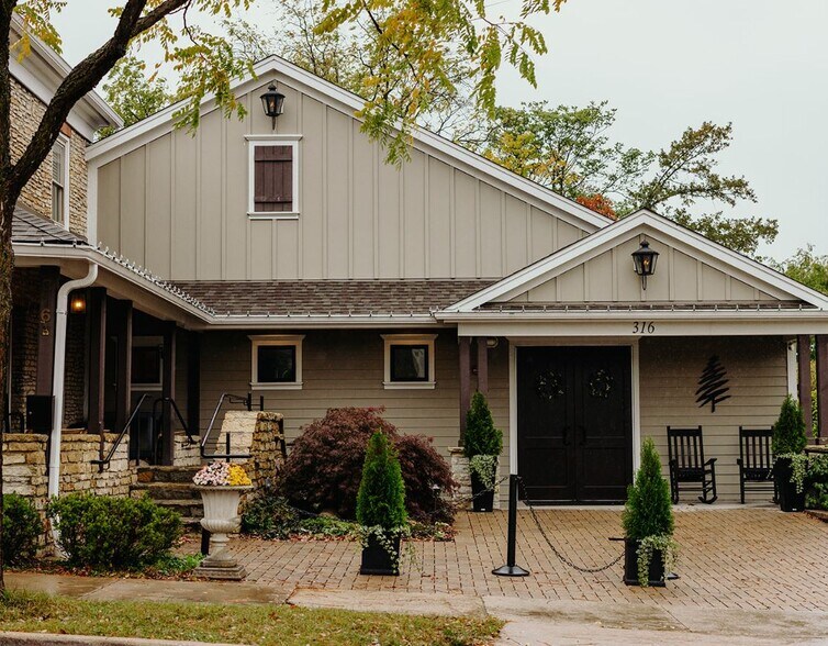 316 Cedar St, St Charles, IL à vendre - Photo de l’immeuble – Image 3 sur 13