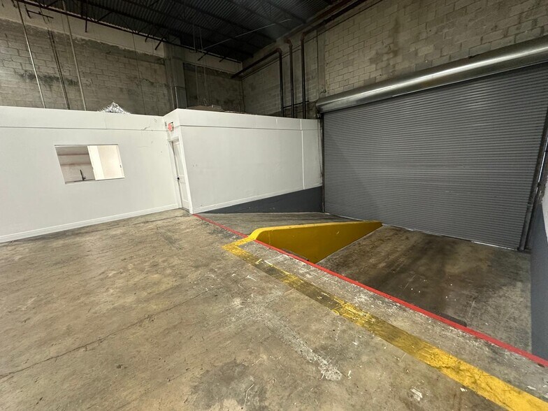 1700-1744 NW 82nd Ave, Doral, FL à louer - Photo de l’immeuble – Image 1 sur 7