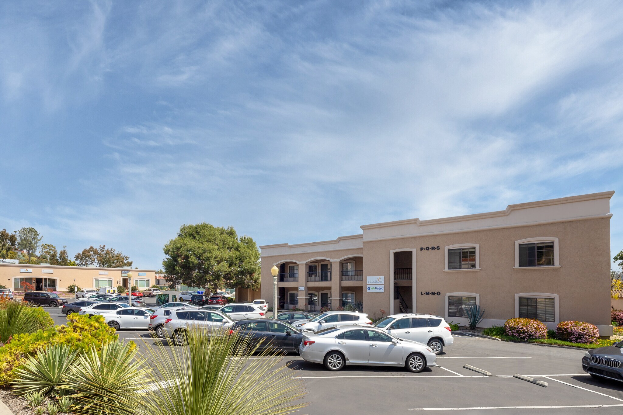 Rincon Plaza portefeuille de 4 biens à vendre sur LoopNet.fr Photo de l’immeuble– Image 1 sur 11