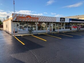 101-111 W Grand Ave, Melrose Park, IL à louer Photo de l’immeuble– Image 1 sur 12