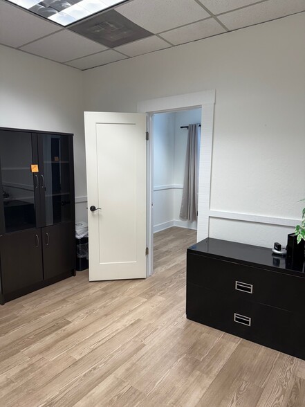 955 S Virginia St, Reno, NV à louer - Photo de l’immeuble – Image 3 sur 7