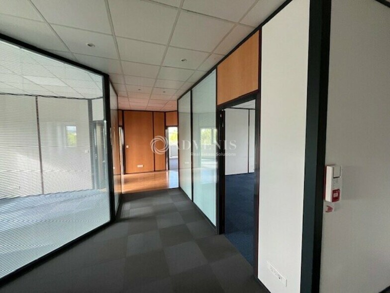 Bureau dans Poissy à louer - Photo intérieure – Image 2 sur 20