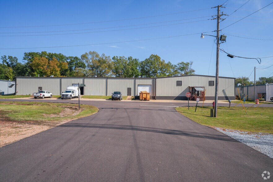 216 Industrial Dr, Ridgeland, MS à louer - Photo de l’immeuble – Image 3 sur 17
