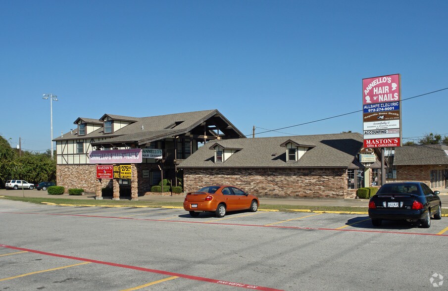 229 E Belt Line Rd, DeSoto, TX à louer - Photo de l’immeuble – Image 3 sur 10