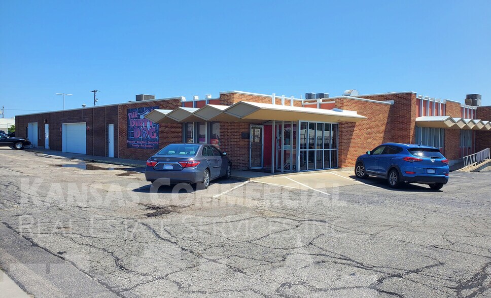 3120 S Kansas Ave, Topeka, KS à vendre - Photo de l’immeuble – Image 2 sur 10