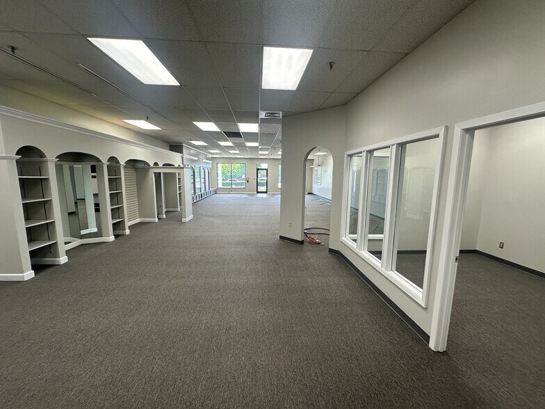 11529 Kingston Pike, Farragut, TN à louer - Photo intérieure – Image 3 sur 3