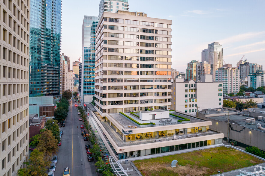 1166 Alberni St, Vancouver, BC à louer - Photo de l’immeuble – Image 1 sur 11