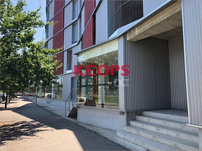 Plus de détails pour Local commercial à vendre