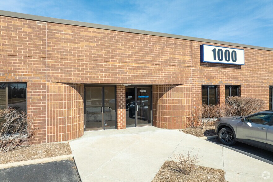 1000 E State Pkwy, Schaumburg, IL à louer - Photo de l’immeuble – Image 3 sur 4