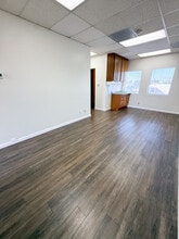 14151 Newport Ave, Tustin, CA à louer Photo de l’immeuble– Image 1 sur 5