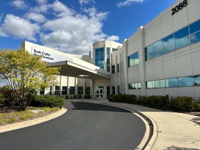 2088 Ogden Ave, Aurora, IL à louer - Photo de l’immeuble – Image 1 sur 10