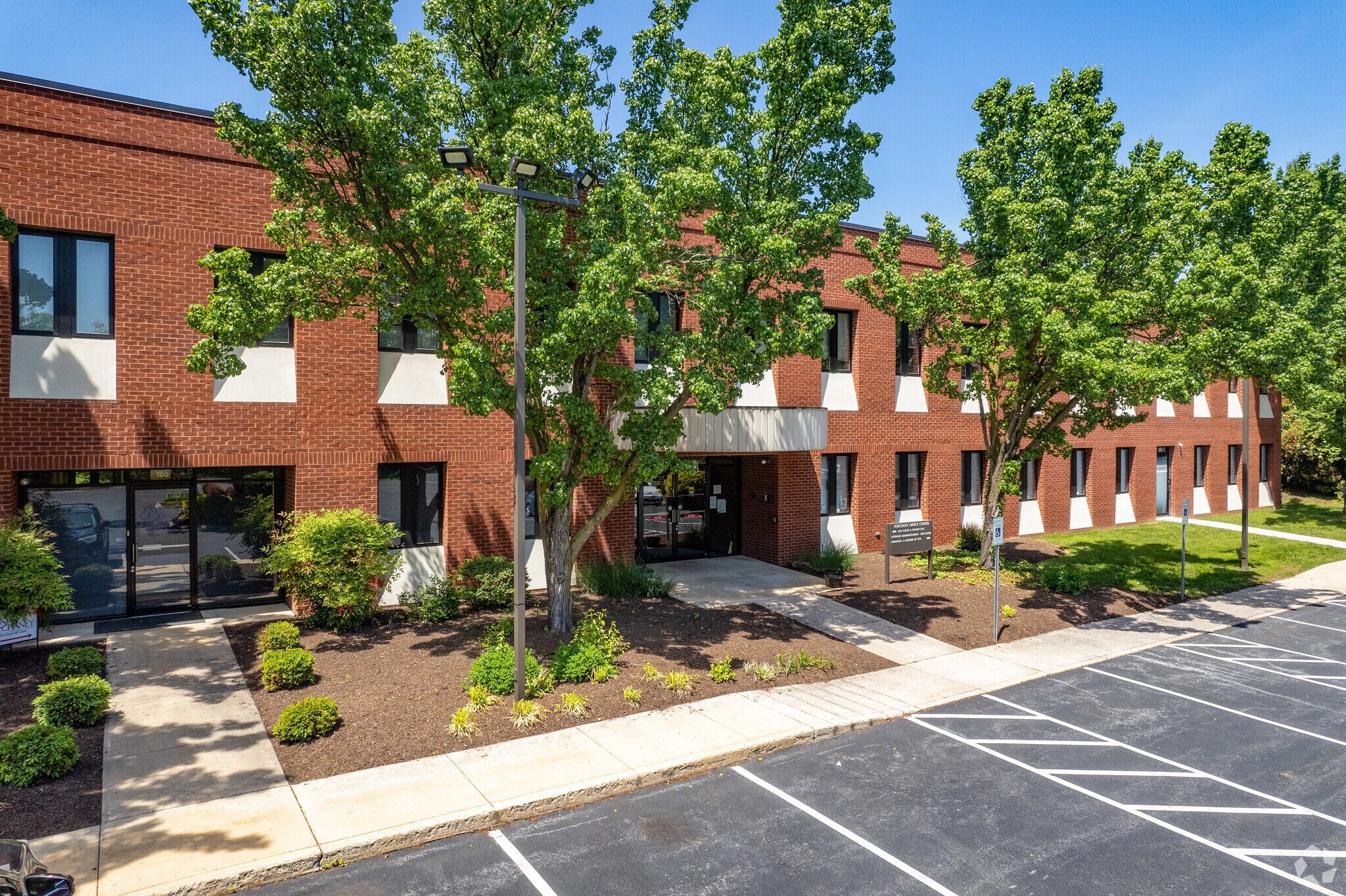 400 Foxcroft Ave, Martinsburg, WV à louer Photo de l’immeuble– Image 1 sur 15