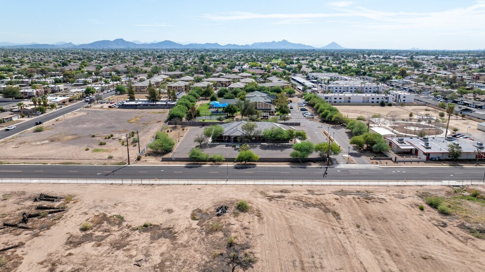 8581 N 61st Ave, Glendale, AZ à vendre - Photo de l’immeuble – Image 2 sur 2