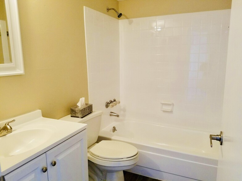115 112th Ave NE, Saint Petersburg, FL à vendre - Photo de l’immeuble – Image 3 sur 71