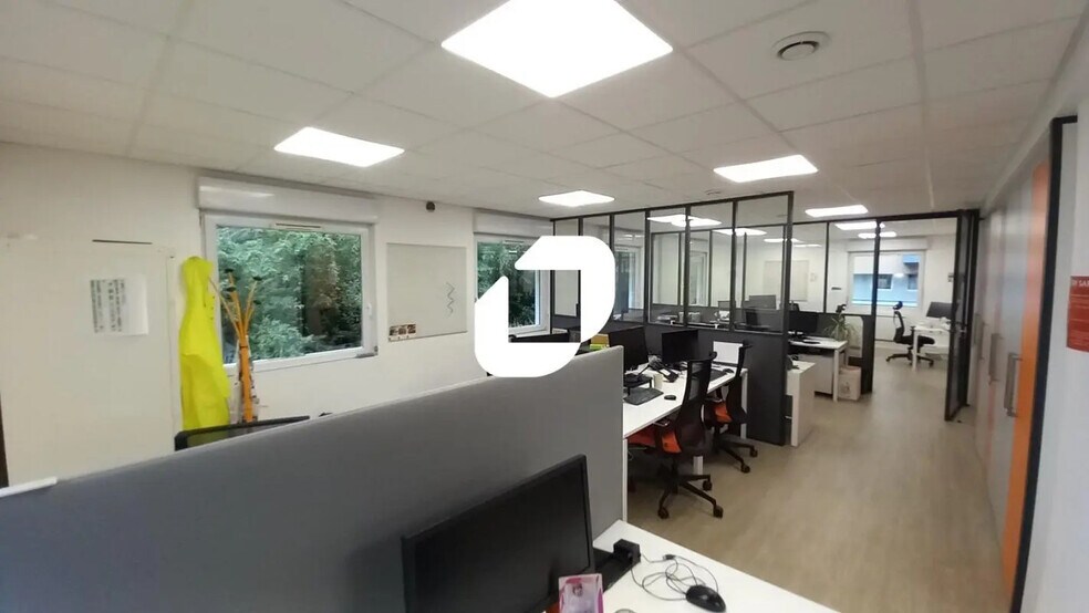 Bureau dans Lille à louer - Photo de l’immeuble – Image 3 sur 9