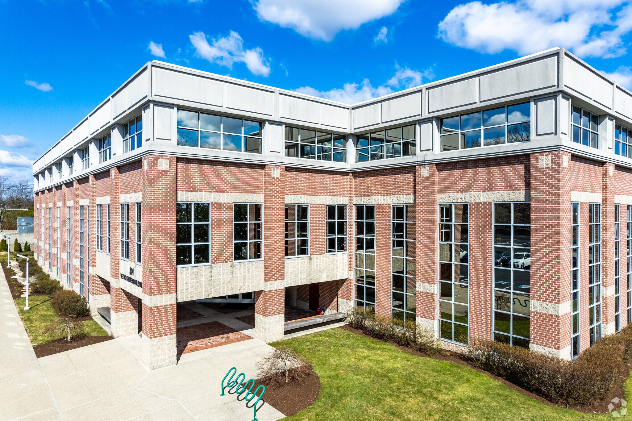 301 Metro Center Blvd, Warwick, RI à louer Photo principale– Image 1 sur 11