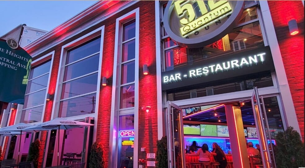 512 Paterson Plank Rd, Jersey City, NJ à louer - Photo de l’immeuble – Image 1 sur 53
