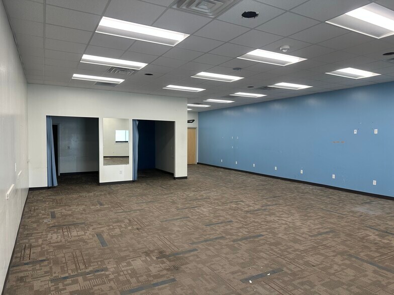 3024 W 300 N, West Point, UT à louer - Photo de l’immeuble – Image 3 sur 8