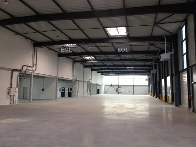 Plus de détails pour Local d'activités à louer