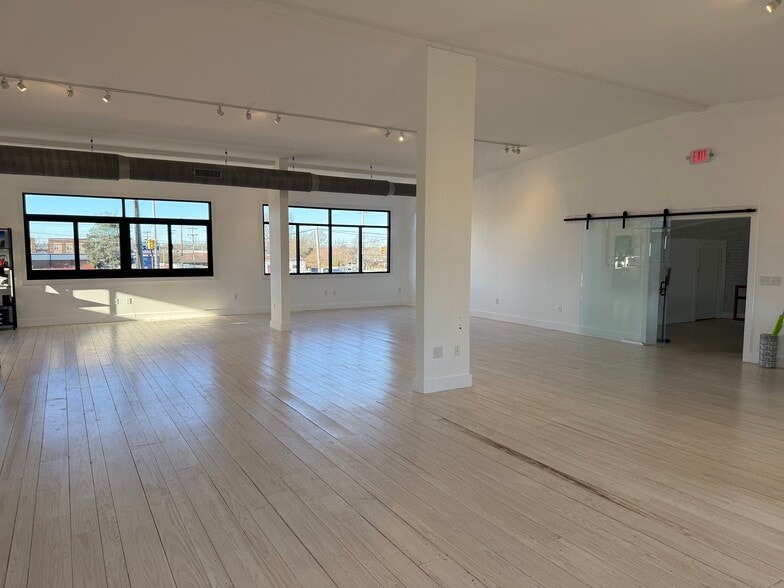 513-515 English Rd, High Point, NC à louer - Photo intérieure – Image 2 sur 9