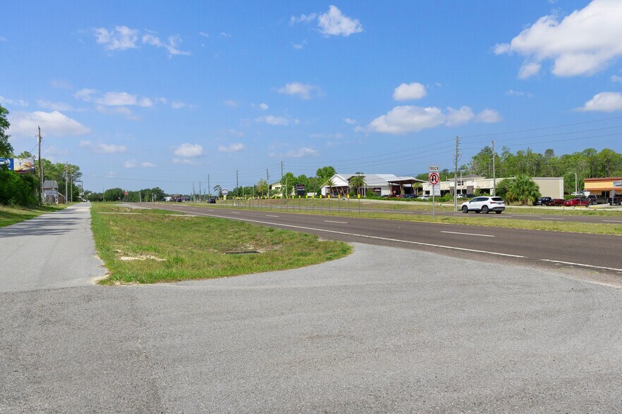 15464 Cortez Blvd, Brooksville, FL à louer - Photo de l’immeuble – Image 2 sur 65