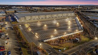 Plus de détails pour 125 New South Rd, Hicksville, NY - Industriel/Logistique à louer