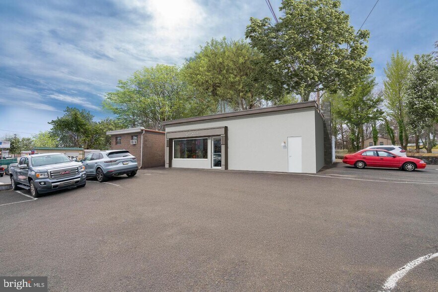 373 Easton Rd, Horsham Township, PA à louer - Photo de l’immeuble – Image 3 sur 6