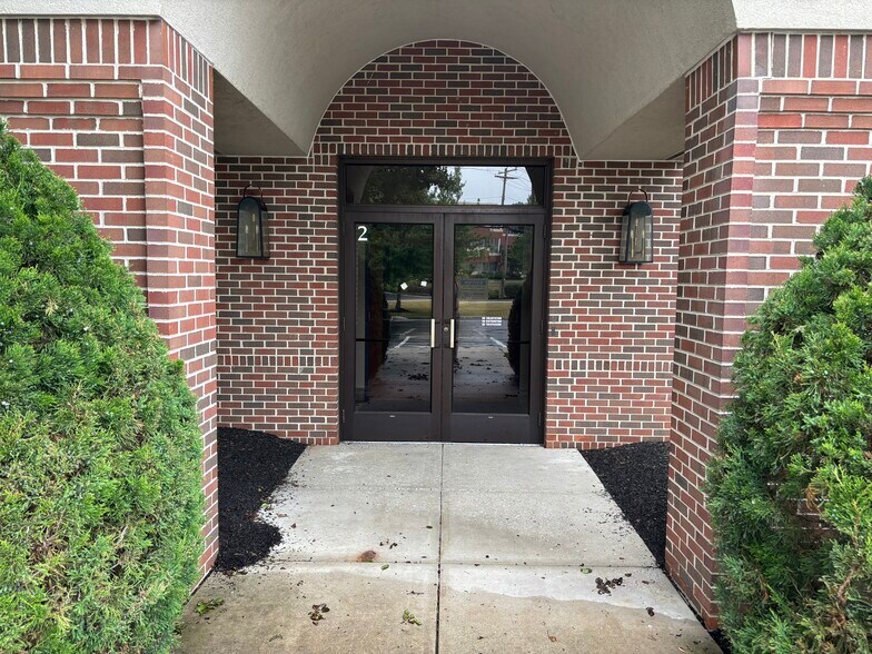 5000 Louise Dr, Mechanicsburg, PA à louer - Photo de l’immeuble – Image 2 sur 7