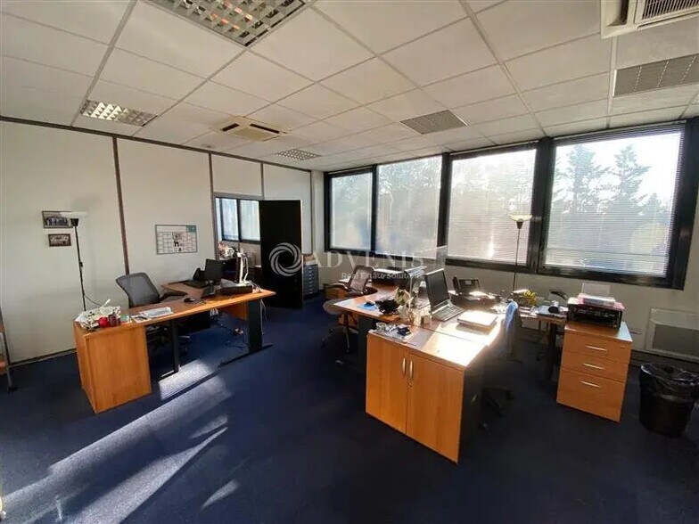 Bureau dans Créteil à louer - Photo de l’immeuble – Image 1 sur 4