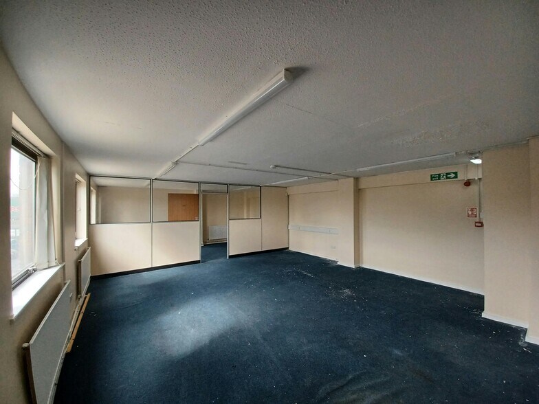 144-146 Beddington Ln, Croydon à vendre - Photo de l’immeuble – Image 3 sur 13
