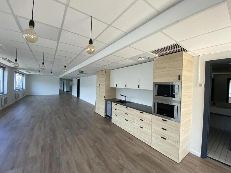Bureau dans Boulogne-Billancourt à vendre - Photo de l’immeuble – Image 2 sur 11
