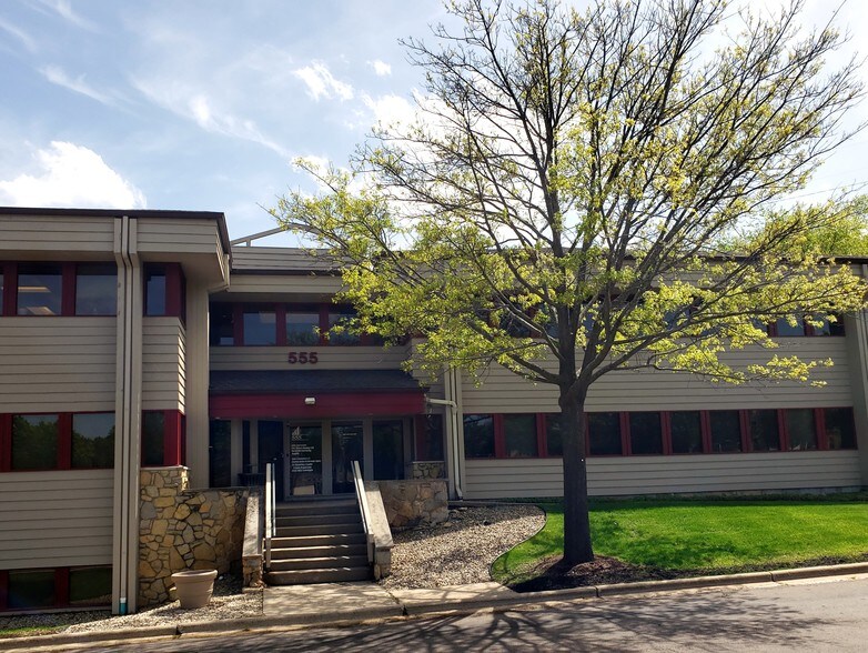 555 D'Onofrio Dr, Madison, WI à vendre - Photo de l’immeuble – Image 2 sur 5