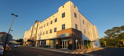 73 Eglin Pky NE, Fort Walton Beach, FL à louer Photo de l’immeuble– Image 1 sur 9