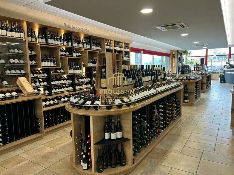 Local commercial dans Quetigny à louer - Photo de l’immeuble – Image 2 sur 12