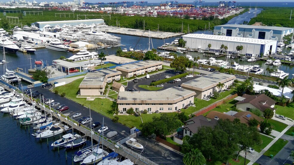 311-357 Gulfstream Rd, Dania, FL à vendre - Photo de l’immeuble – Image 2 sur 63