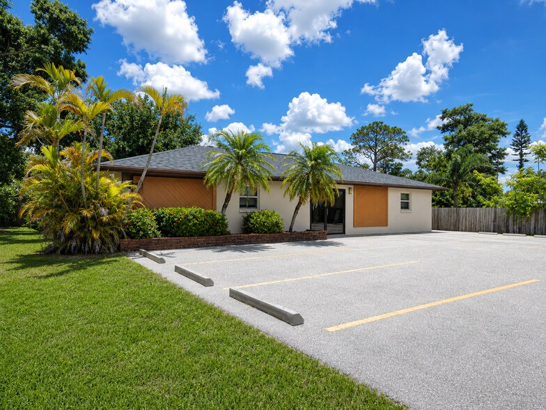 3905 S Shade Ave, Sarasota, FL à vendre - Photo de l’immeuble – Image 1 sur 7