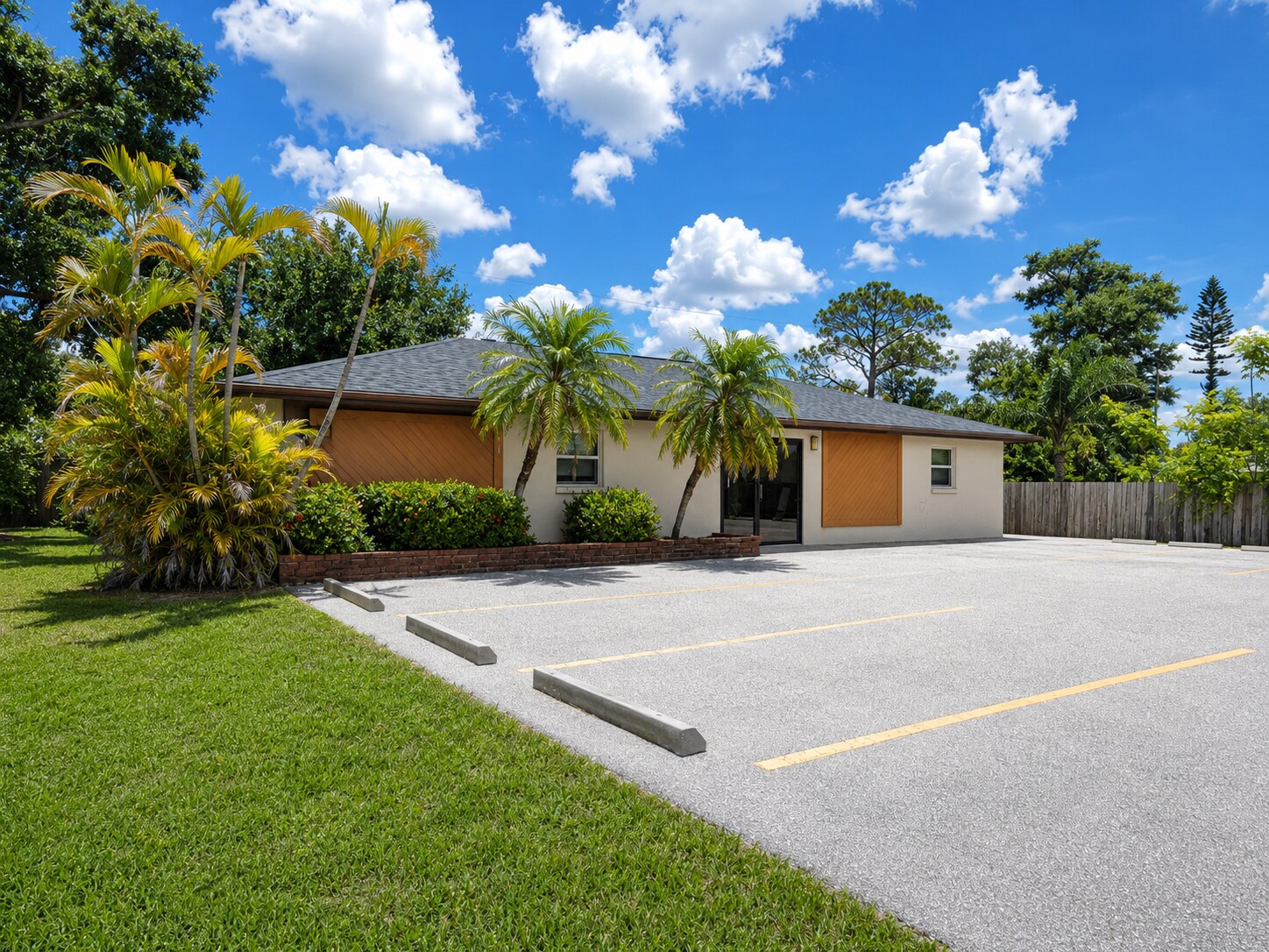 3905 S Shade Ave, Sarasota, FL à vendre Photo de l’immeuble– Image 1 sur 8