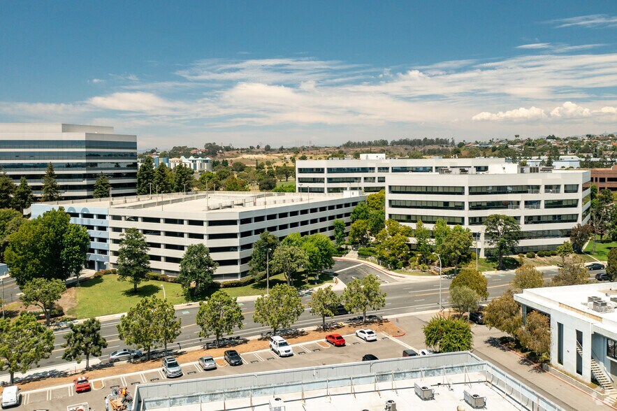 400 Corporate Pointe, Culver City, CA à louer - Photo de l’immeuble – Image 2 sur 23