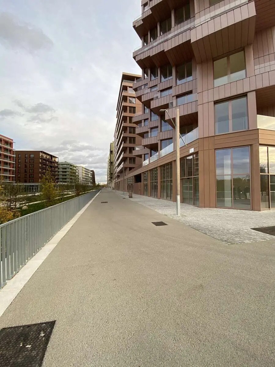 Local commercial dans Saint-Ouen-sur-Seine à louer Photo de l’immeuble– Image 1 sur 4